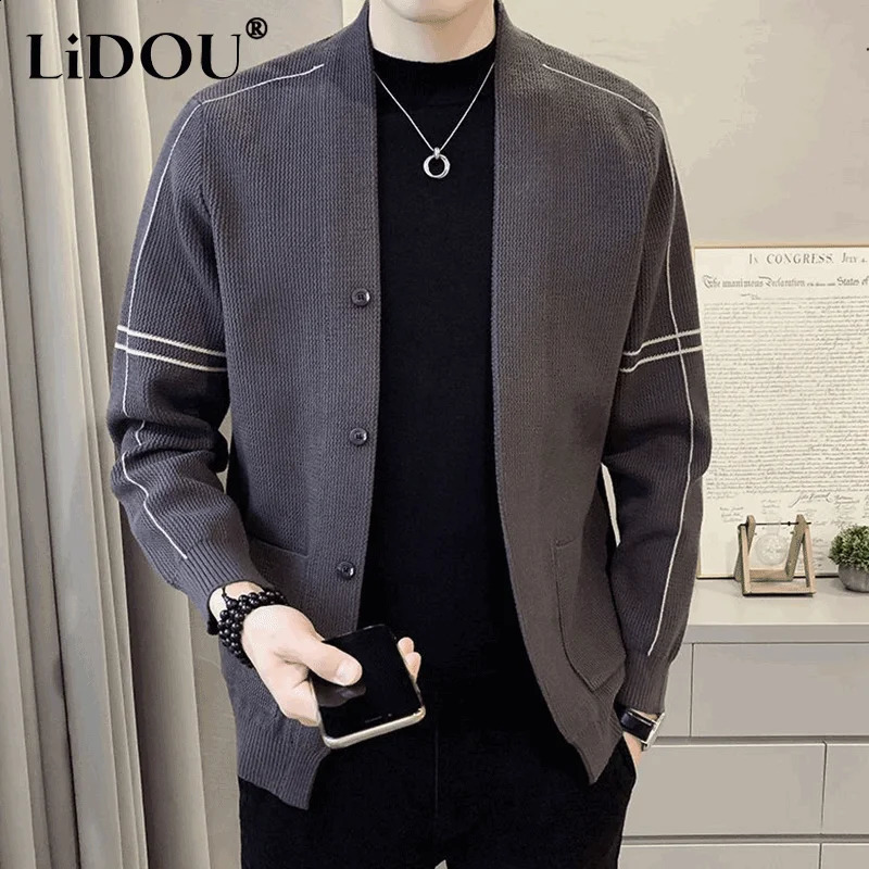 Automne Hiver Fashion Tempérament simple Pull coréen Homme homme doux couleurs de couleurs masculines lâches mâles de streetwear vêtements 240813