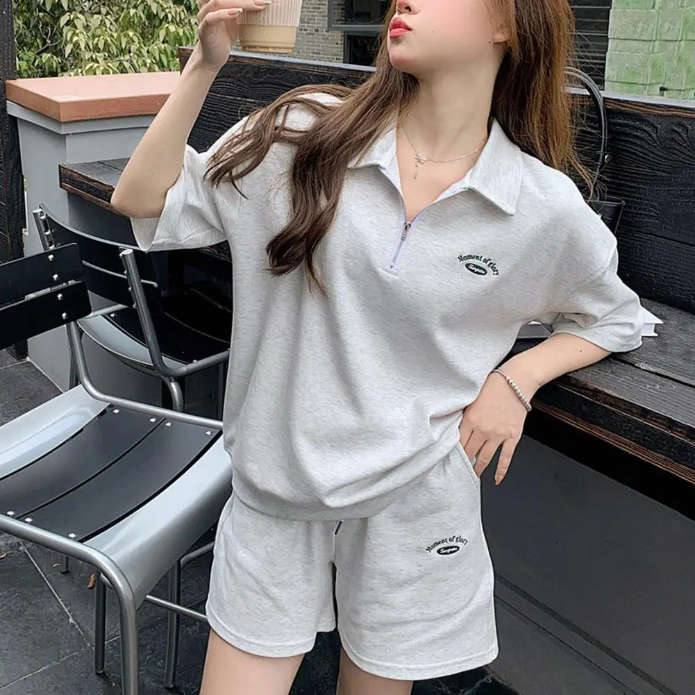 Costume à deux pièces brodé Ensemble de survêtement d'été avec un sweat à manches courtes pantalons de survêtement élastique élastique pour le co