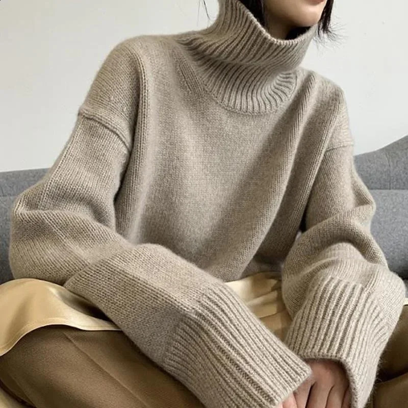 Automne et hiver épais casque en cachemire femme Femmes hauts à couvrage haut de cou Pull de base en tricot lâches Veste de veste de veste 240813