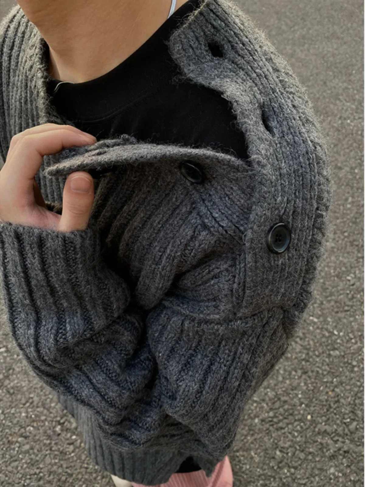 Cleanfit dark gray round neck Cropped casual style mens sweater winter high-end felt knitted top 240907