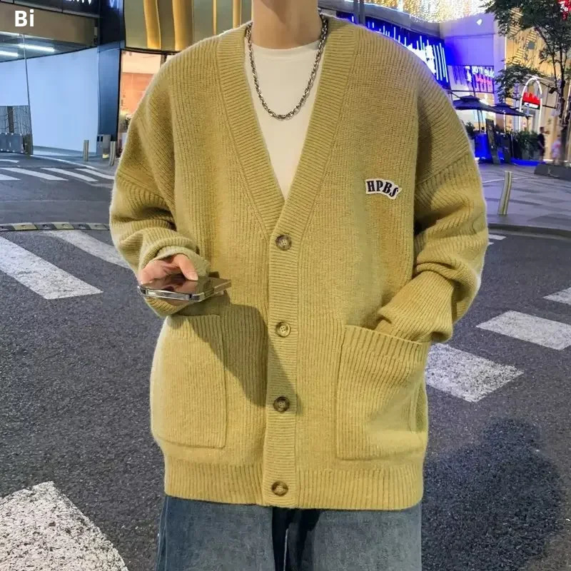 Mens winter Japanese retro loose cardigan jacket casual V-neck knitted top fashionable and casual casual casual and casual with floral patterns 2