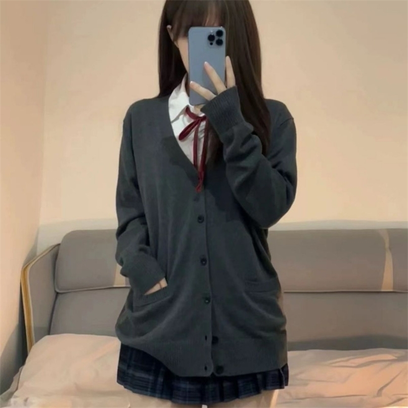 Pull de collège Cardigan extérieur JK Uniforme d'automne hiver japonais solide bouton à col en v bouton poche lâche mince à manches longues trico
