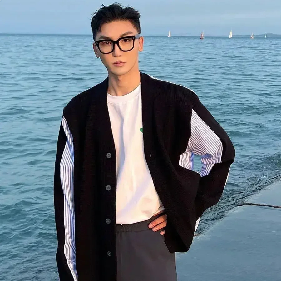 Pull en tricoté Cardigan masculin sans sweat à capuche à sweat à sweat à swets à stress rayé Patchwork Black Treat Pull Y2K Streetwear Korea 2024