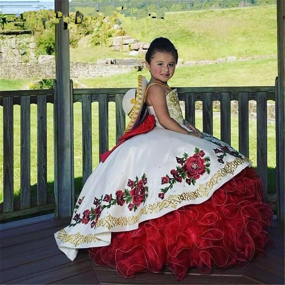 Robes rouges blancs quinceanera robe de bal en orgue à orgue Appliques cristaux Crystals Robes de fille de fleurs pour mariages