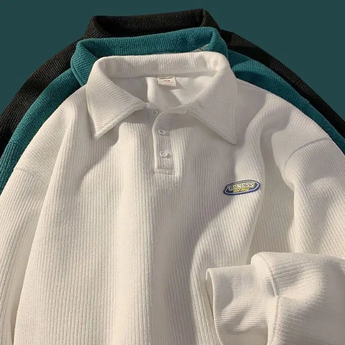 Les hommes et les femmes d'automne et d'hiver tendance épaissis de polo couple personnalisé coréen décontracté millésime harajuku y2k 240815