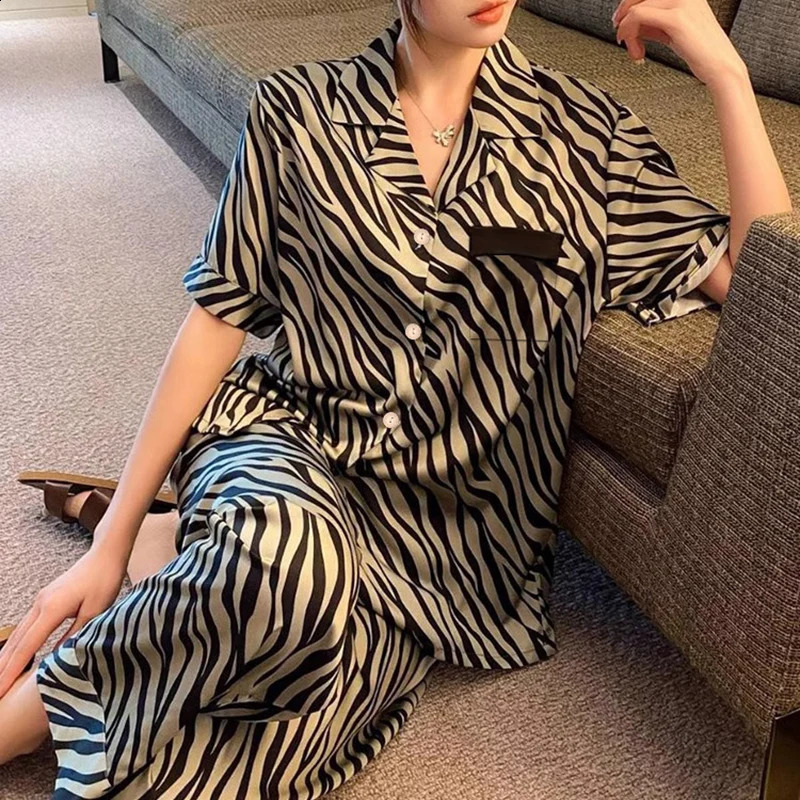 Les bandes zébrés de pyjama pour femmes ensemble sont en satin confortable à manches courtes à manches courtes Pantalon pour femmes 240815 pour f