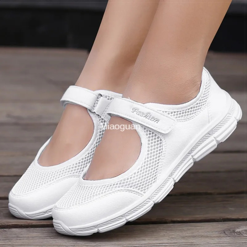 Womens breathable vulcanized shoes white Zapatillas Mujer ultra light womens casual shoes sports shoes 2024 tennis womens flat 240813