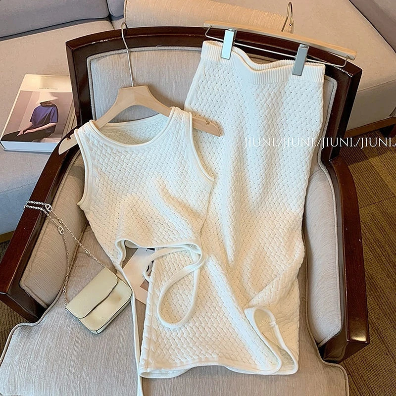 Tanks Tops Camis Crop Crop o Couge Lace Up Blouse Sans manches T-shirt Une ligne jupe blanche tricoter les ensembles de deux pièces Slim Spring W