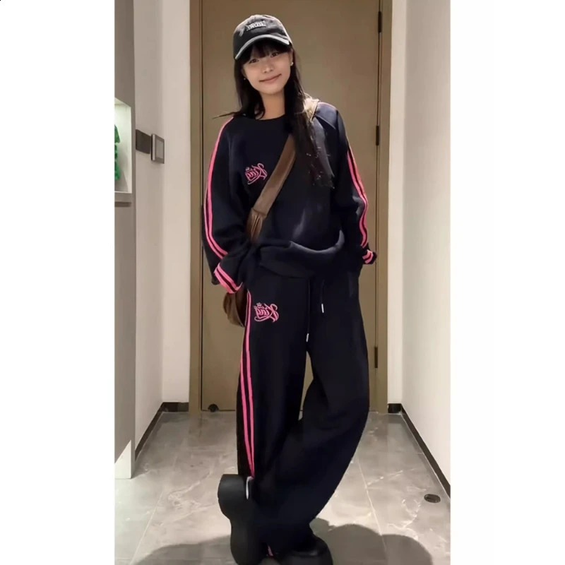 College style sports suit womens spring and autumn striped round neck zipper pocket wide leg pants casual 2-piece set Korean retro suit 240815