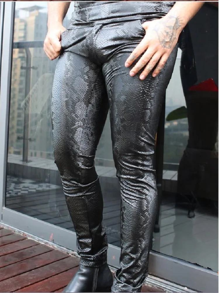 Texture de peau de serpent pour hommes doublure en cuir PU laine pantalon crayon à fond mince jambes en velours chaud moto punk pantalon décontra
