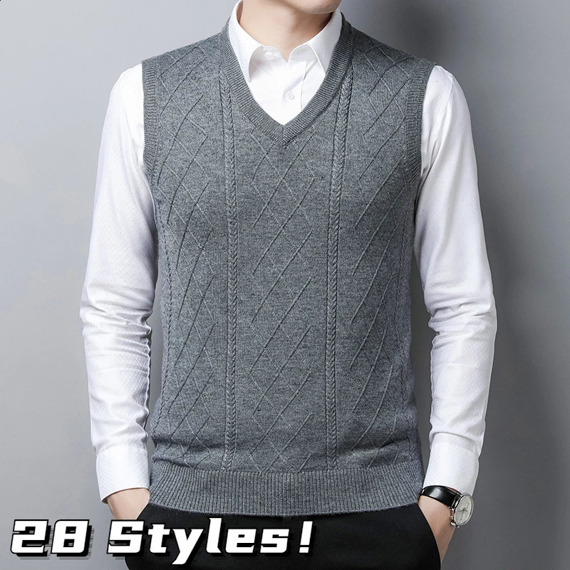 Winter Style Wool Knitted Vest Mens Business Casual Warm Sleeveless Pullover Sweater 240816