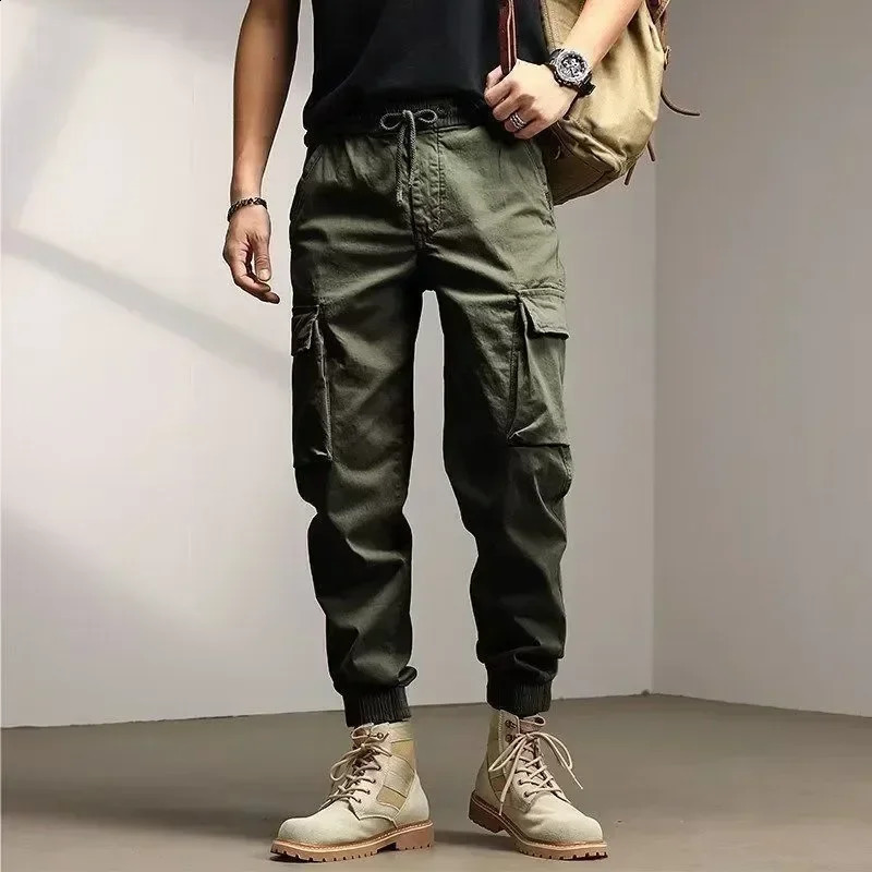 Pantalon de cargaison solide en vrac avec des poches pantalons de travail tactique décontractés randonnées en plein air couvrant les hommes 24081