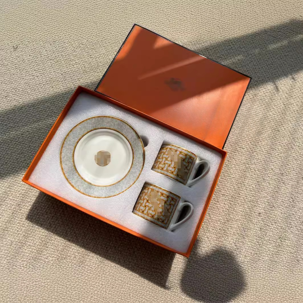 New Fashion Coffee Tumblers Cup Set European Afternoon Tea Set Red Saucer Gift Box-image-1012430684