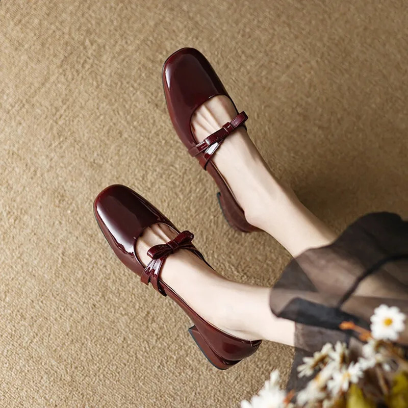 French Retro Womens Shoes Autumn Lace Leather Bow Single Shoes Fashion Mary Jane Shoes Womens Low Boots Elegant Leather Shoes 240813