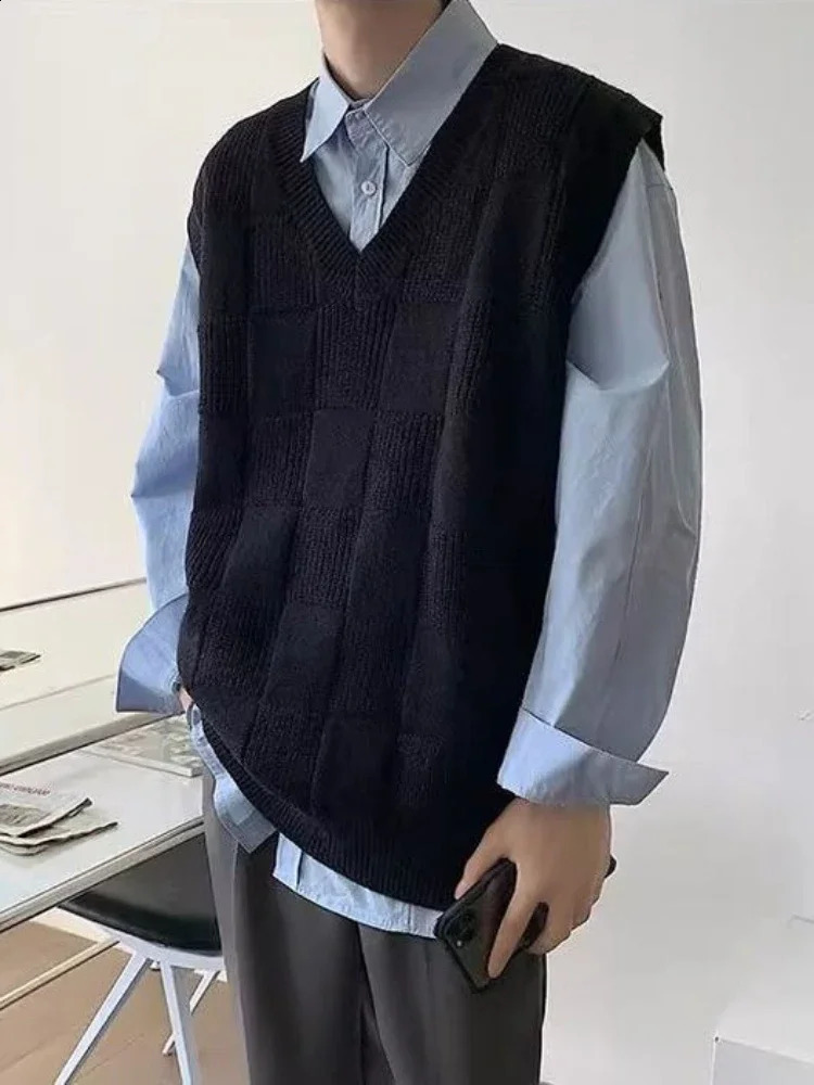 Mens Clothing Solid Color Japanese Retro Knit Sweater Male Waistcoat Sleeveless Plaid Vest Black Plain Korean Style Cotton Fun 240826