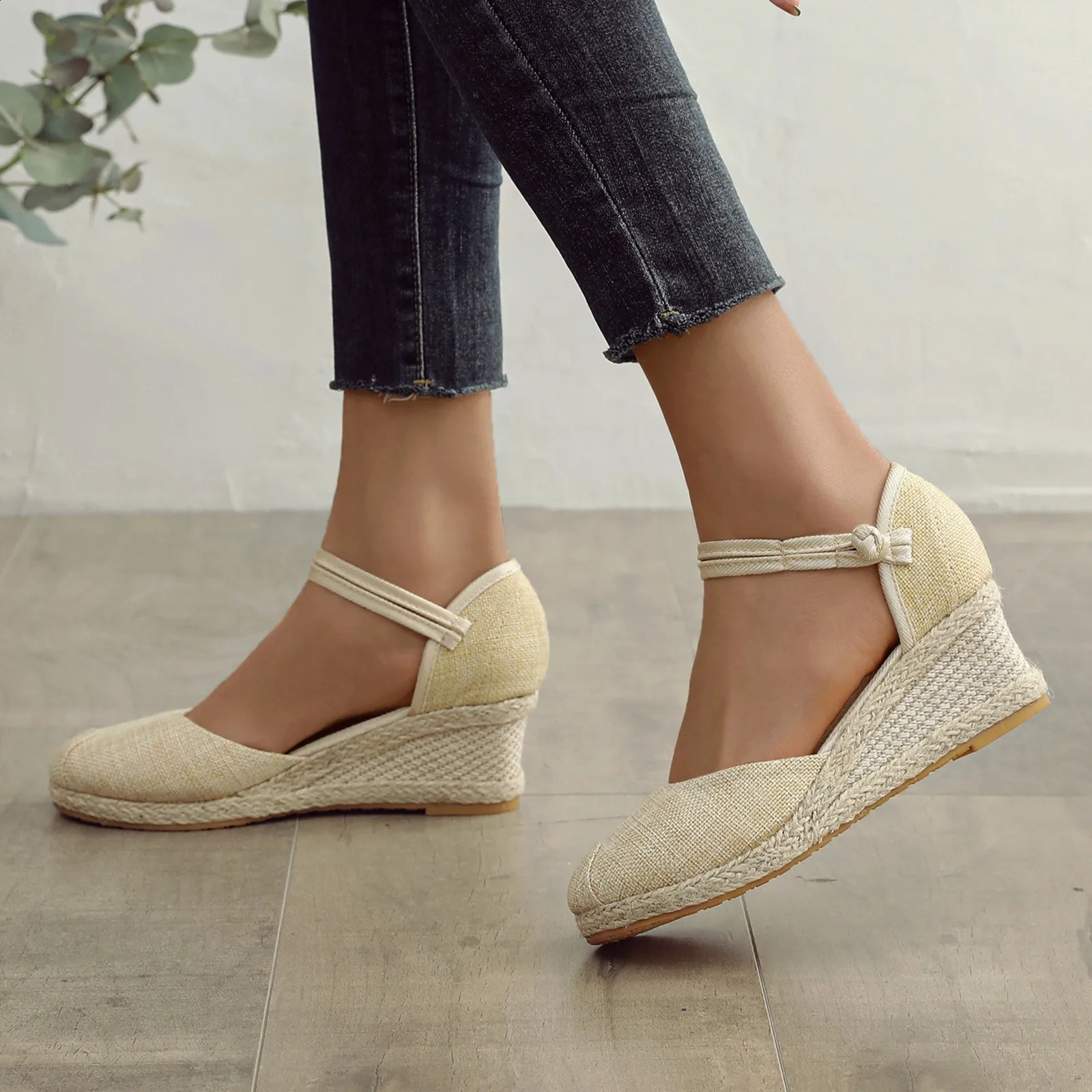 Womens grass rope sandals retro linen canvas wedge round toe casual sandals single shoe elegant closed toe sandals 240813