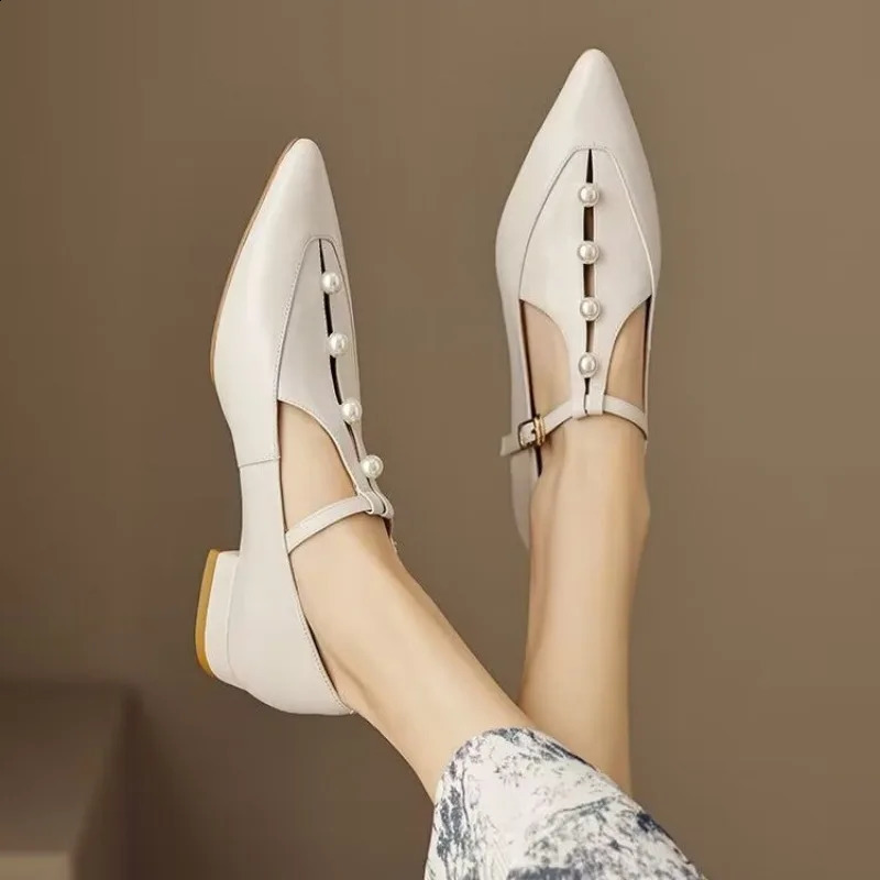 Elegant retro light single shoes for womens spring style low ankle bracelet angular toe womens sandals daily walking dress womens shoes 240813