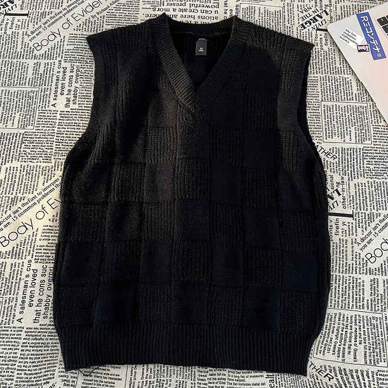 Fashion Casual Mens Knitted Sweater Vest Trendy Shoulder Simple V-Neck Sweater Jacquard Plaid Pattern Cotton Soft Yarn 240816