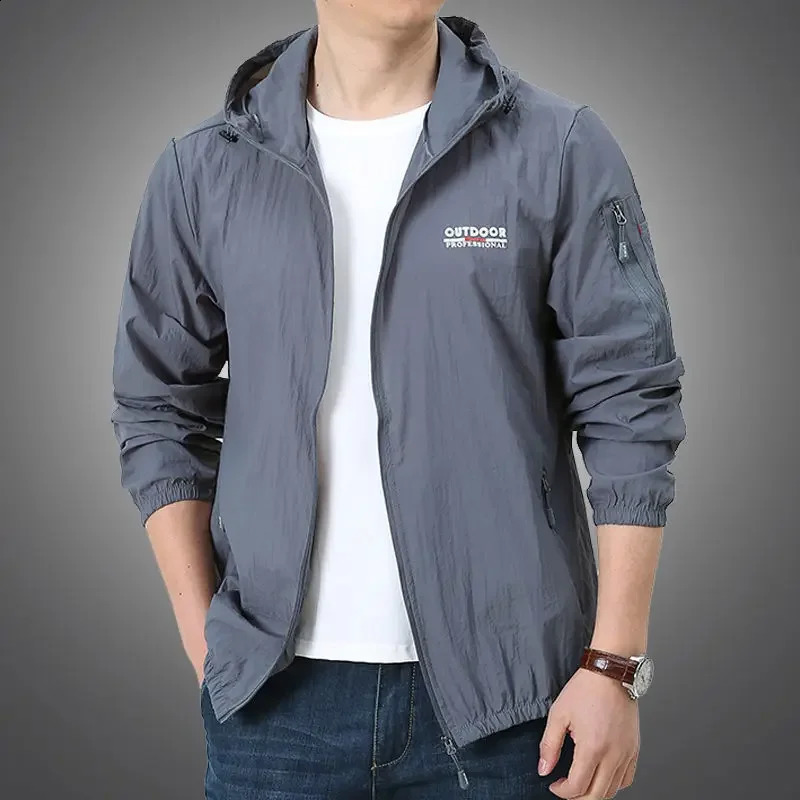 Thin Jacket Men Summer Outdoor Quick Dry SunProtective Women Hooded Outerwear Sport Windbreaker Ultra Light Jackets 240816