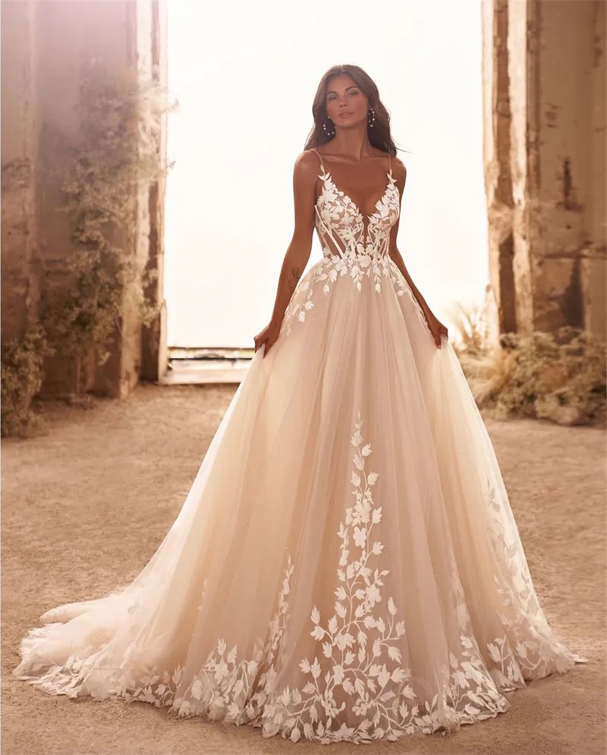 Robe de mariée à bretelles fines Spaghetti V-col en tulle pailleté appliqué dos nu bohème dentelle grande taille pour mariée