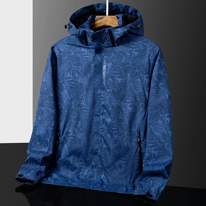 Autumn Outdoor Sports Jacket Camouflage Loose Windproof Waterproof Mountaineering Hoodie Coat Detachable Hat Mens Windbreaker 240816Z