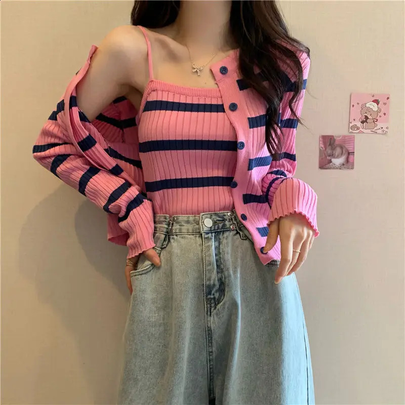 Long sleeved set with two buttons fashionable cardigan wool sweater casual and elegant womens Y2K vest splicing fashionable holiday Korean clothi
