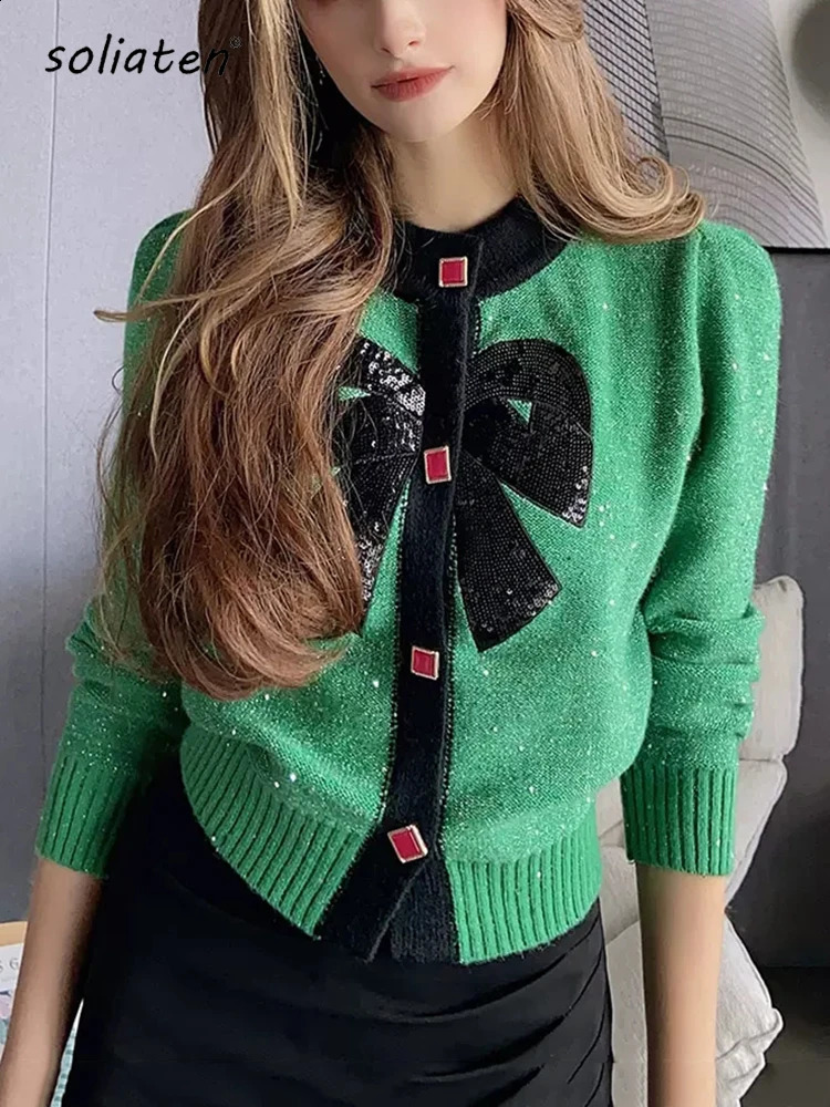 Cardigan tricoté rétro pour femmes avec manches longues brodées à manches rondes cardigan décoratif de veste de pull élégant C-044 240819
