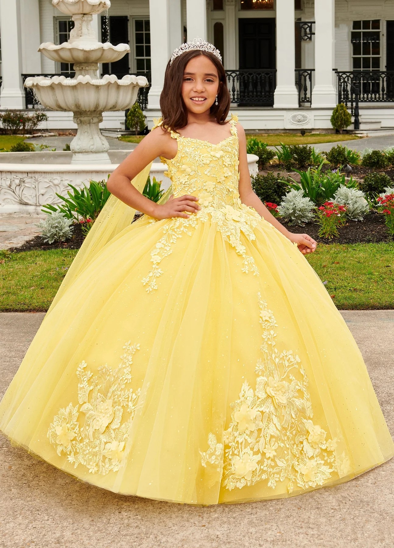 Mini quinceanera robes robes de bal Spaghetti bretelles appliques florales en tulle robes de fille de fleur pour les mariages