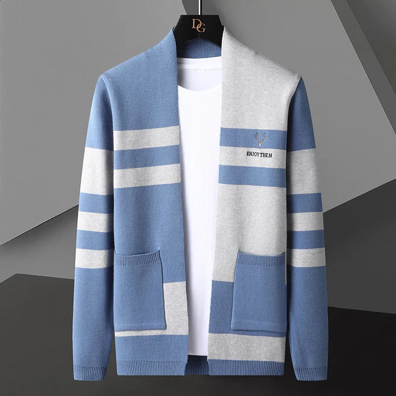 High end quality fashion deer head embroidery knitted cardigan mens autumn fashion stripe casual sweater coat men 240819