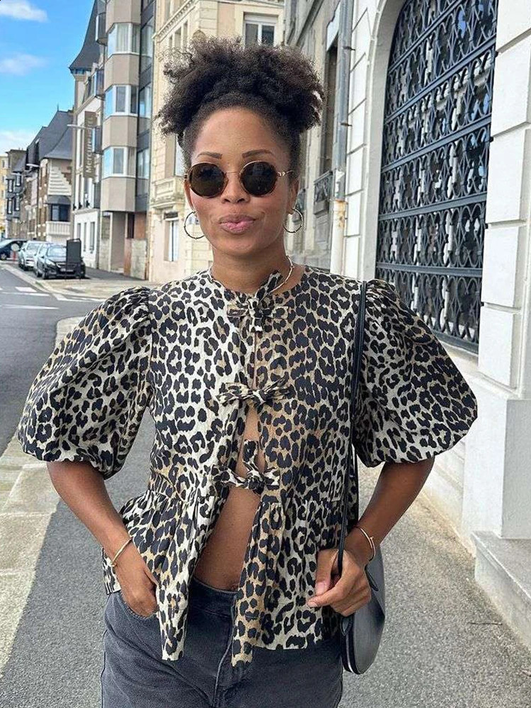 Leopard Print Womens Elegant Lace Hollow O-Neck Womens Top 2024 Summer Fashion Puff Short Sleeve Street Clothing 240820