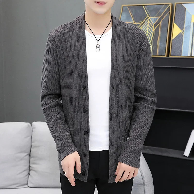 Autumn 2024 V-neck casual knitted cardigan Korean style mens personalized outdoor knitted jacket high-end wool clothing 240820