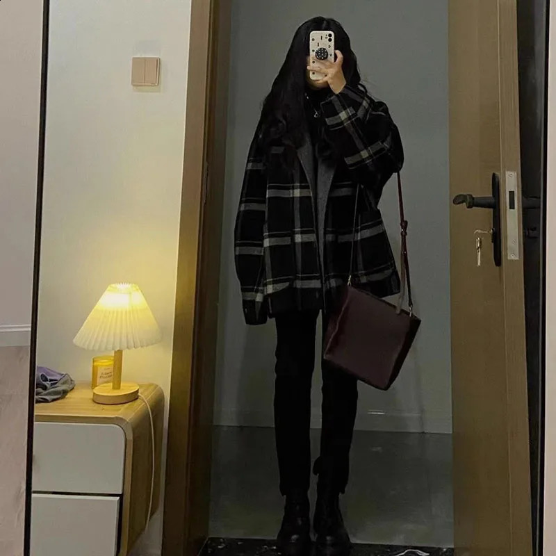 Womens Loose Thick Woolen Coat Retro Temperament Plaid Coats Simple Commute Fashion Trend Autumn and Winter 240820