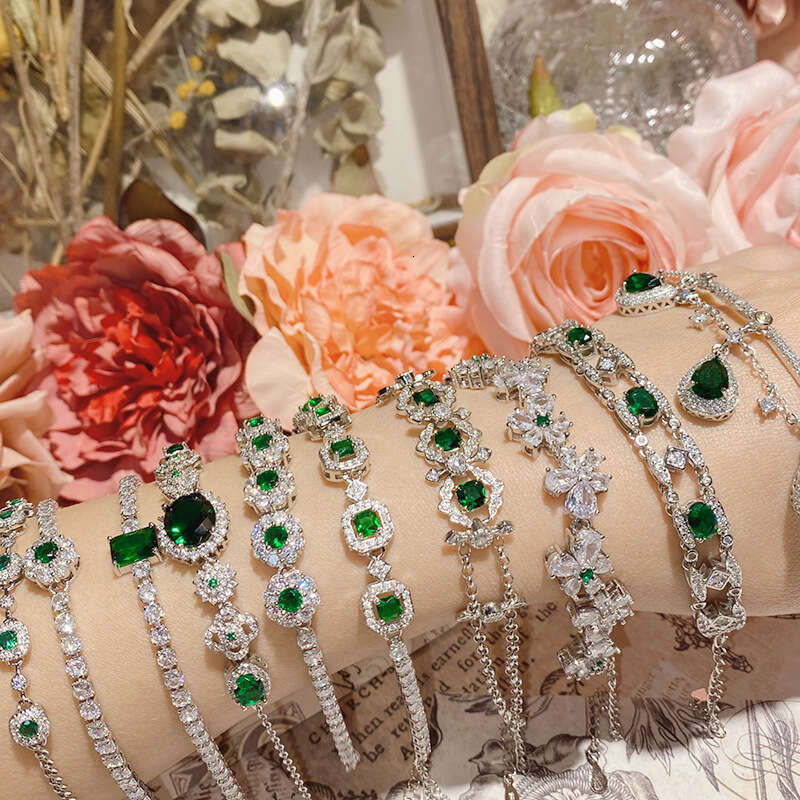 2024 Ins Top Sell bracelet women's full diamond Wedding bracelet Luxury Jewelry 925 Sterling Silver temperament emerald Diamond Gemstones Pa