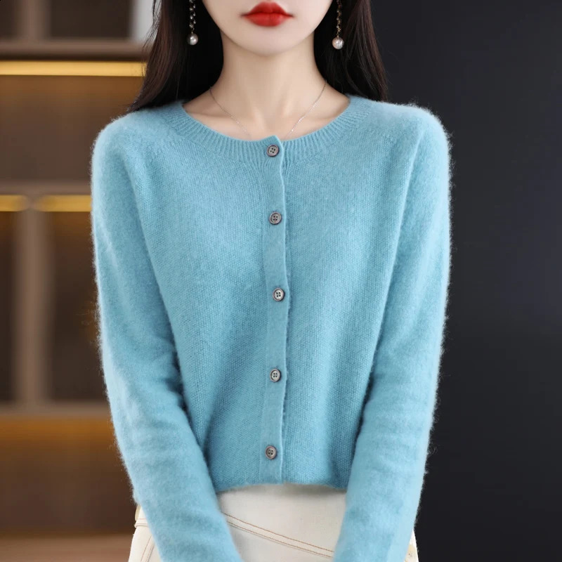 Long-sleeved womens sweater cashmere knitted 100% pure merino wool O-neck cardigan sweater coat in autumn and winter. 240820