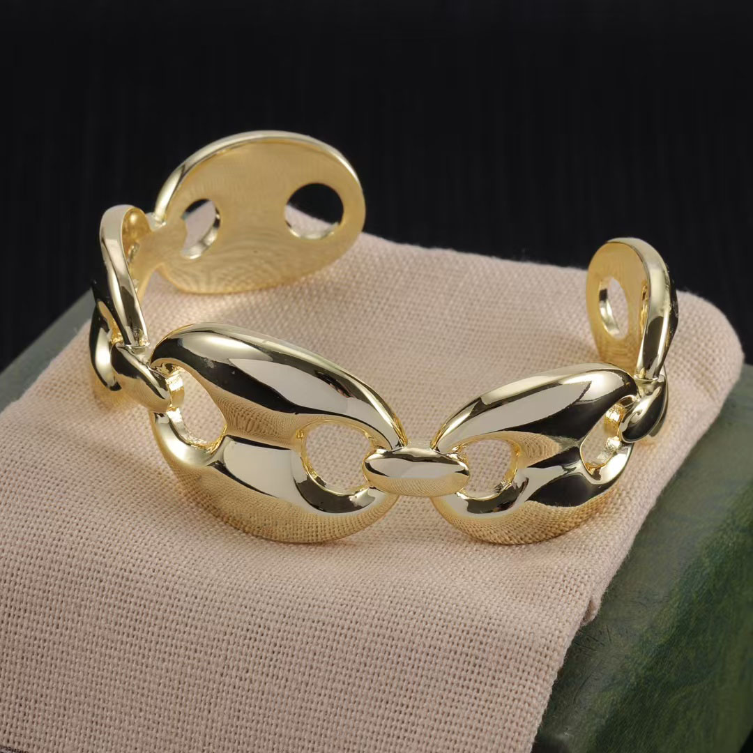 New Fashion Gold Cuff Bangles Bracelet de créateur de marque délicat de la mode pour femmes bijoux de cadeaux pour la Saint-Valentin de la Saint-