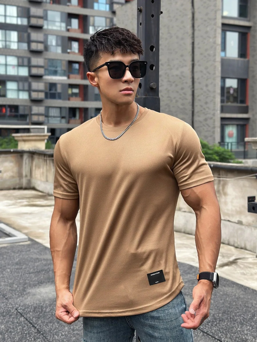 2023 hommes Summer Short Sleeve Fitness T-shirt Running Sport Gym Muscle Workout Casual High Quality Tops Vêtements 240820