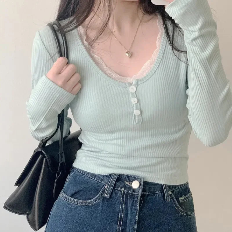 Y2K Lace Trim Patchwork Button Knitted Crop Top Cute Long Sleeve V Neck T-Shirt Korean Chic Harajuku Pullovers Autumn Winter 240821