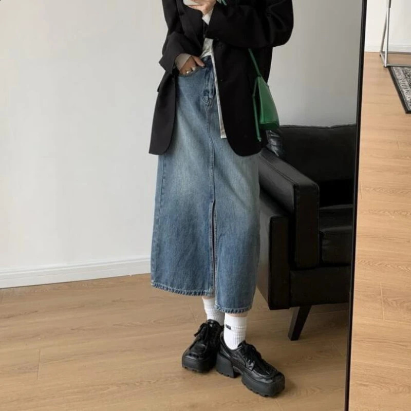 High Waisted Split Womens Denim Long Skirt Spring/summer Blue Retro Slimming Denim Skirt Womens Sexy Buttocks Skirt 240820