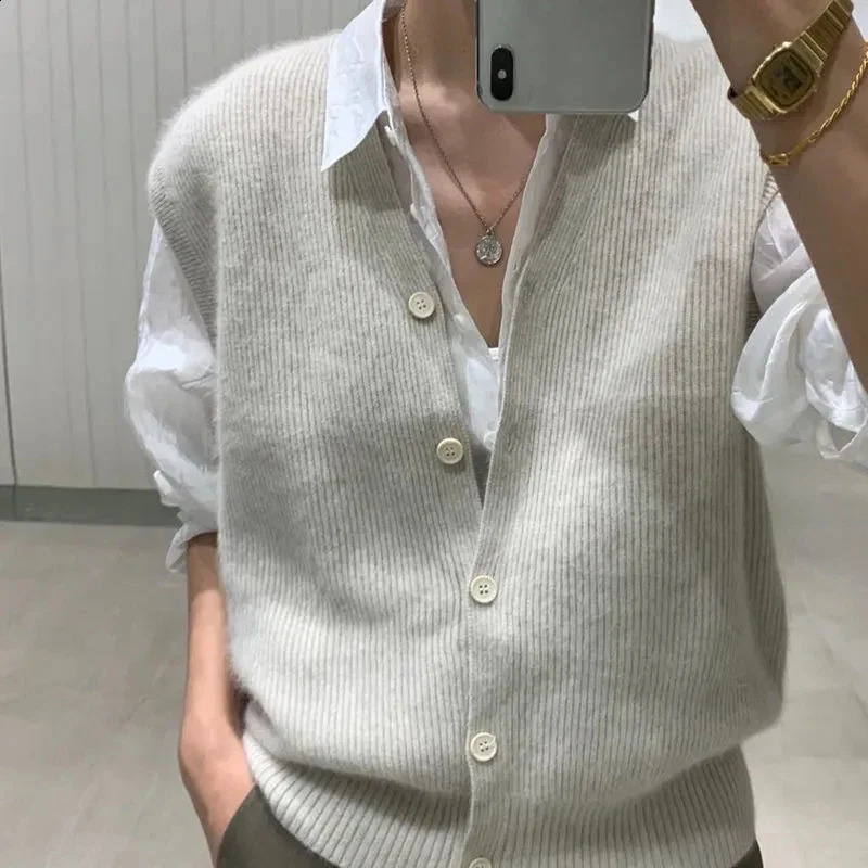 Poulable sans manches en V cardiganvest Femmes Femmes d'automne Hiver Top Casual Knited Vest Vêtements Button Pull Sweater Cardigan 240820