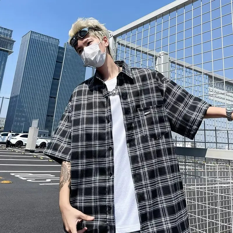 Chemise à manches courtes à carreaux d'été de style Hong Kong pour hommes pour hommes et artistique version coréenne veste top 240820