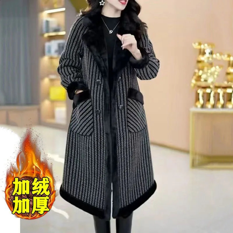 Oversized Womens Cashmere Thick Woolen Coat Autumn Winter Warm Striped Woolen Jacket Female Casual Long Cold Parka Overcoat 240820