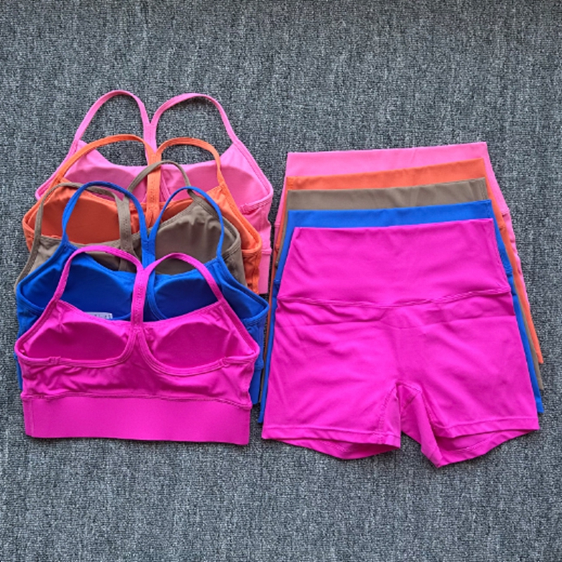 Ensembles de shorts de yoga pour femmes avec coussin de poitrine portant de beaux sous-vêtements au dos pour les vêtements de course et de fitnes