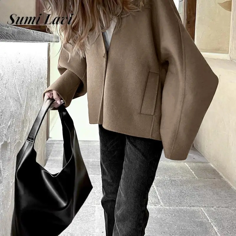 All-match V Neck Solid Color Loose Overcoat Korean Female Single Breasted Short Jackets Autumn Winter Elegant Woolen Coats 240820