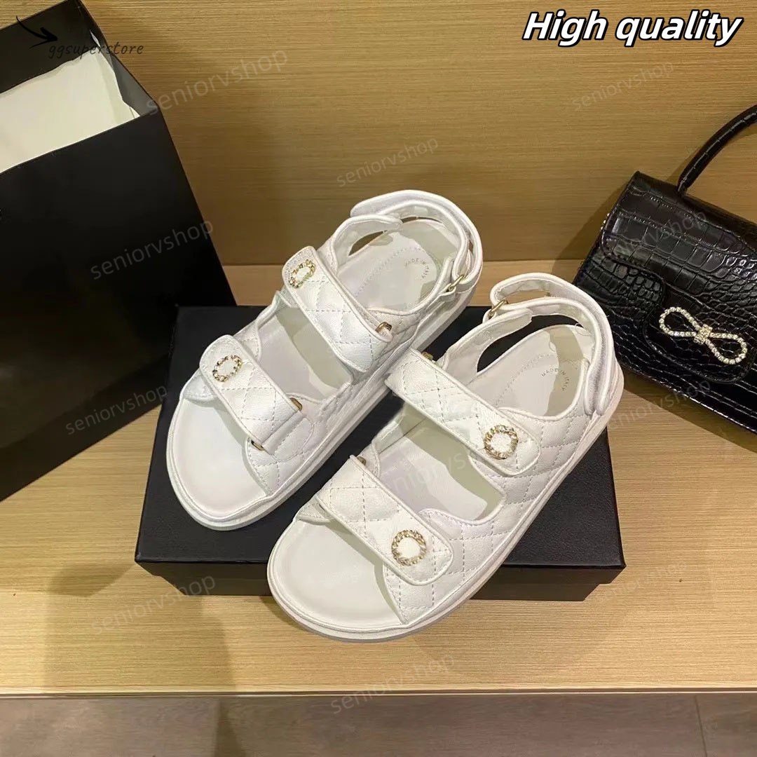 Femmes Calfskin Dad Sandales matelassées de créateur d'été Sandles Plateforme plate-forme plates à talon bas Talage DIAMENT BOUCLE SANTAL SANT SU