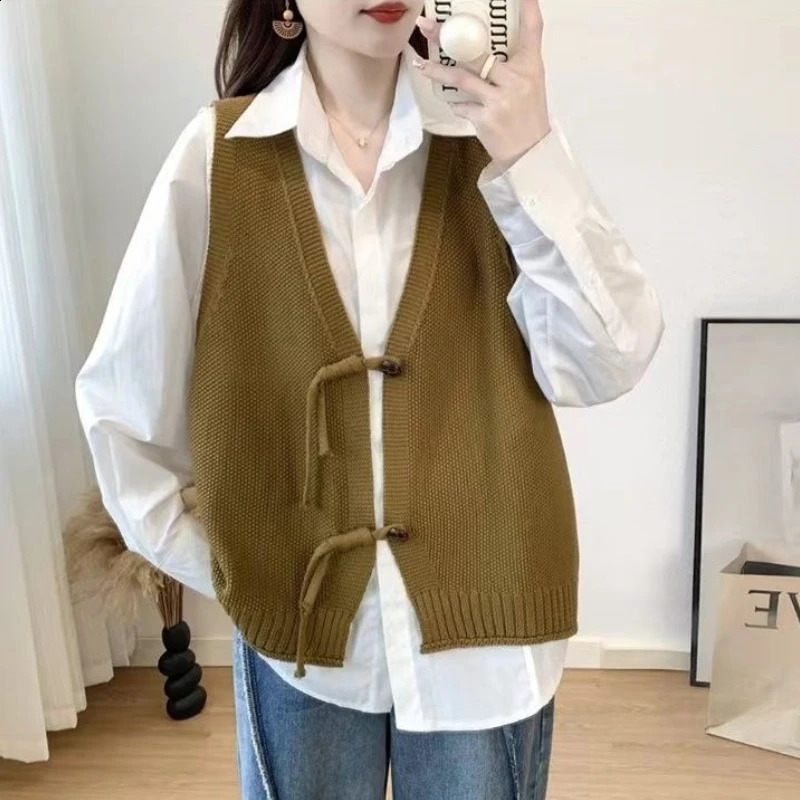 Spring and Autumn Retro Korean Edition Fashionable Casual Loose Polyester Vest Solid V-neck Bandage Womens Top 240822