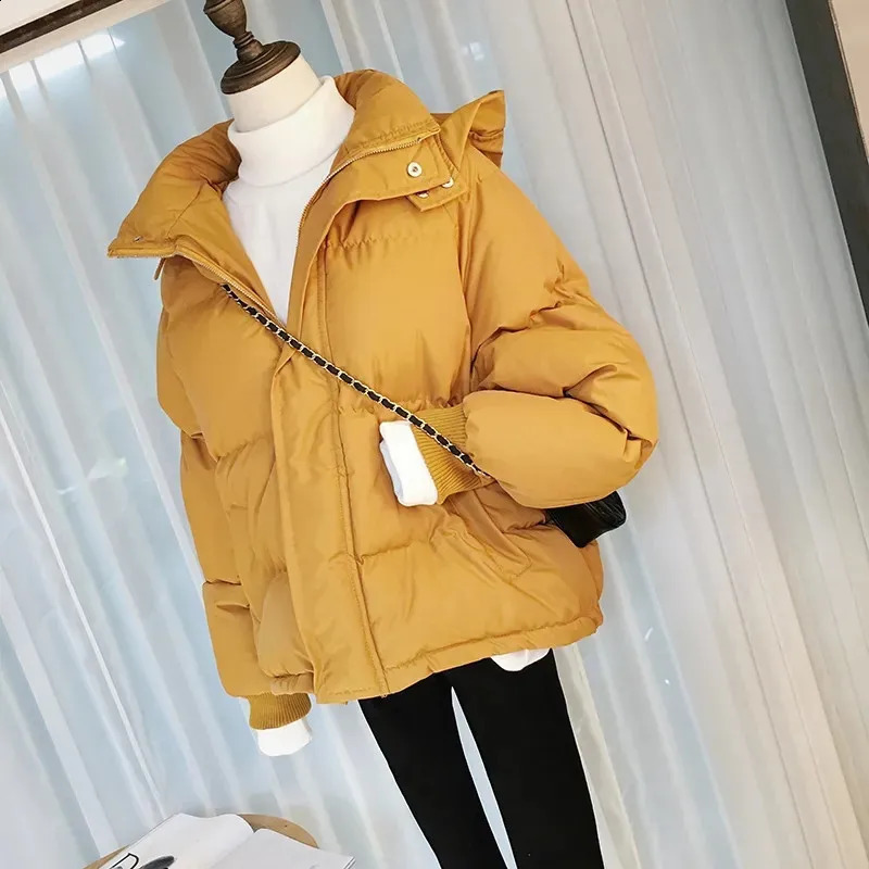 2023 Short Winter Jacket Women Warm Hooded Down Cotton Parkas Female Casual Loose Korean Cottonpadded Coat Outwear 240821