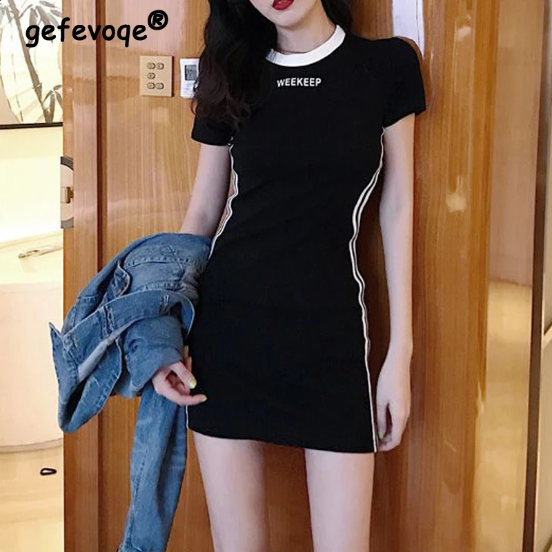 Vêtements pour femmes Patchwork Patchwork à lèvre broderie y2k bodycon club mini robe d'été tendance à manches courtes sports de base robes de ba