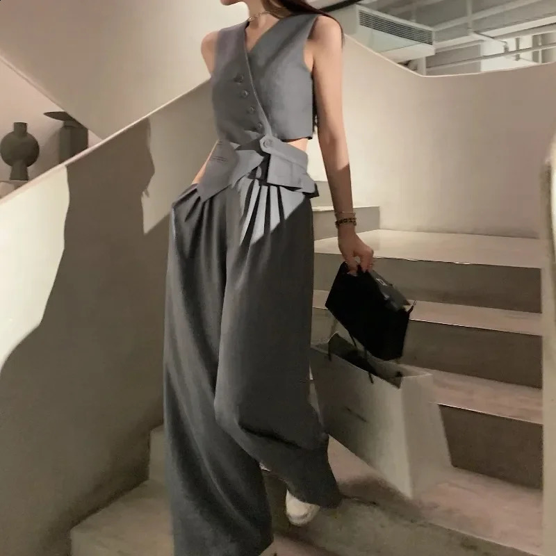 Femmes en deux pièces ensembles à la mode et haut de gamme sans manches de style français gilet haut taille pantalon à jambe large à la mode et m