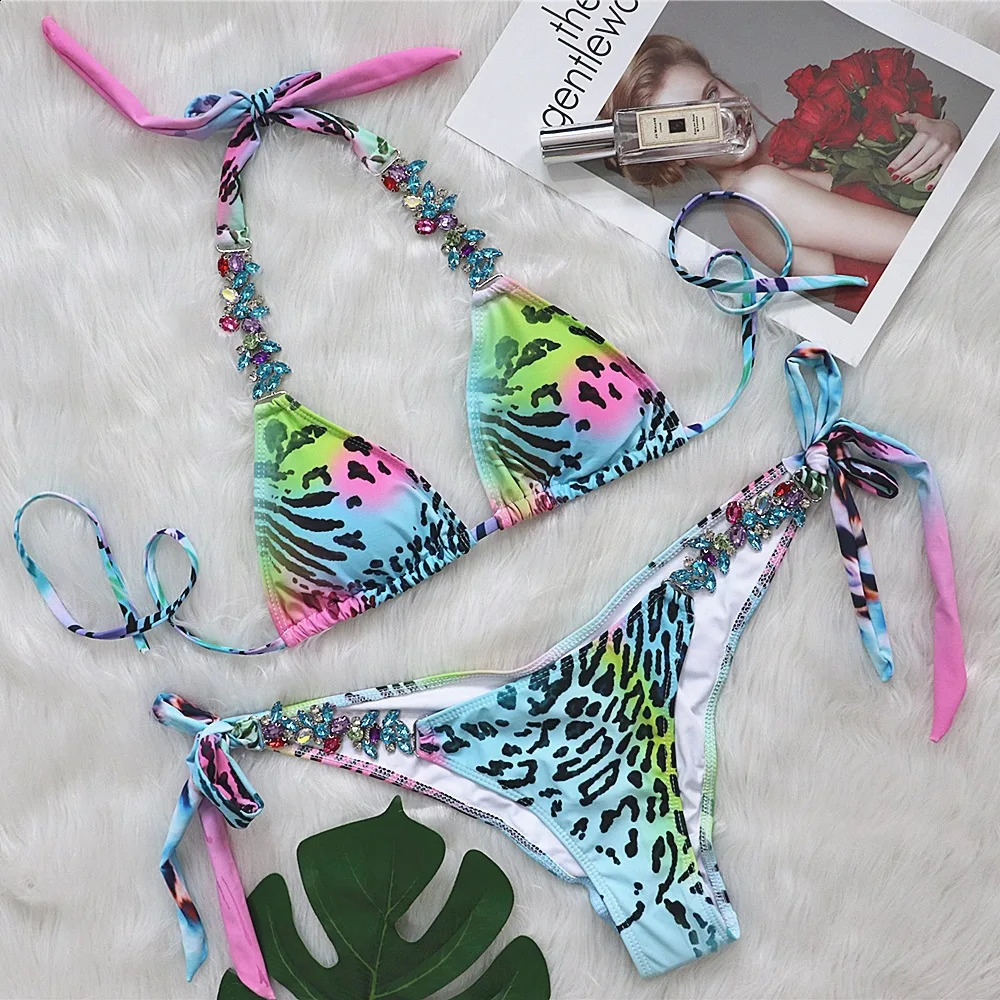 Strass femmes Bikinis cristal coloré diamant Bikini ensemble licou pansement à lacets maillots de bain femme luxe maillot de bain 240822