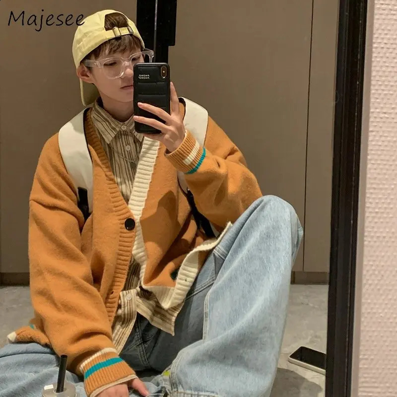 Cardigan Men Sweater V-neck Patchwork Pockets Japanese College Retro Winter Fashion Harajuku Clothing Students Leisure Gentleman 240821